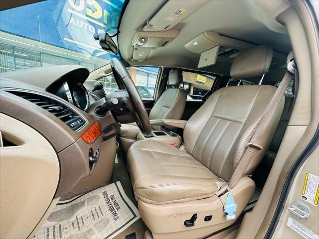 used 2013 Chrysler Town & Country car, priced at $5,990