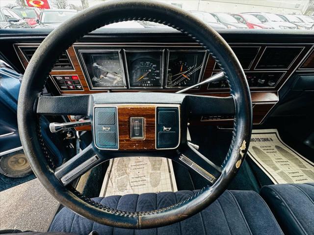 used 1988 Lincoln Town Car car, priced at $8,990