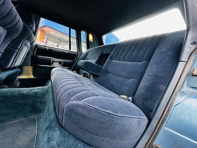 used 1988 Lincoln Town Car car, priced at $8,990