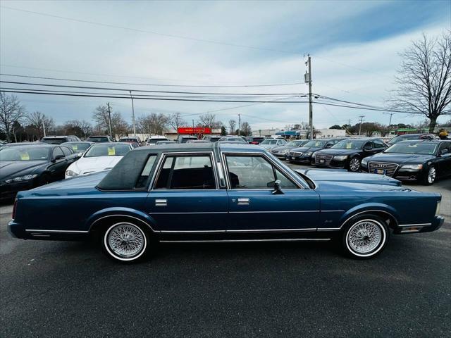 used 1988 Lincoln Town Car car, priced at $8,990