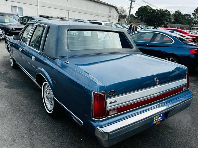 used 1988 Lincoln Town Car car, priced at $8,990