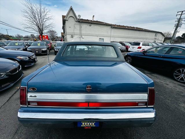 used 1988 Lincoln Town Car car, priced at $8,990