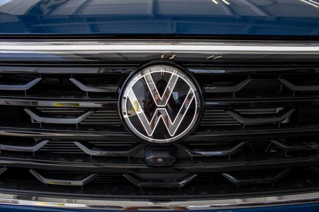new 2025 Volkswagen Atlas car, priced at $52,084