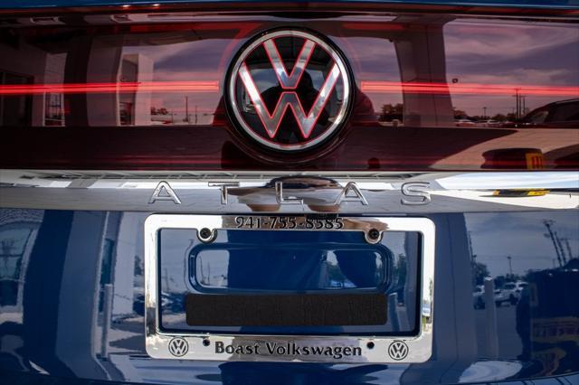new 2025 Volkswagen Atlas car, priced at $52,084