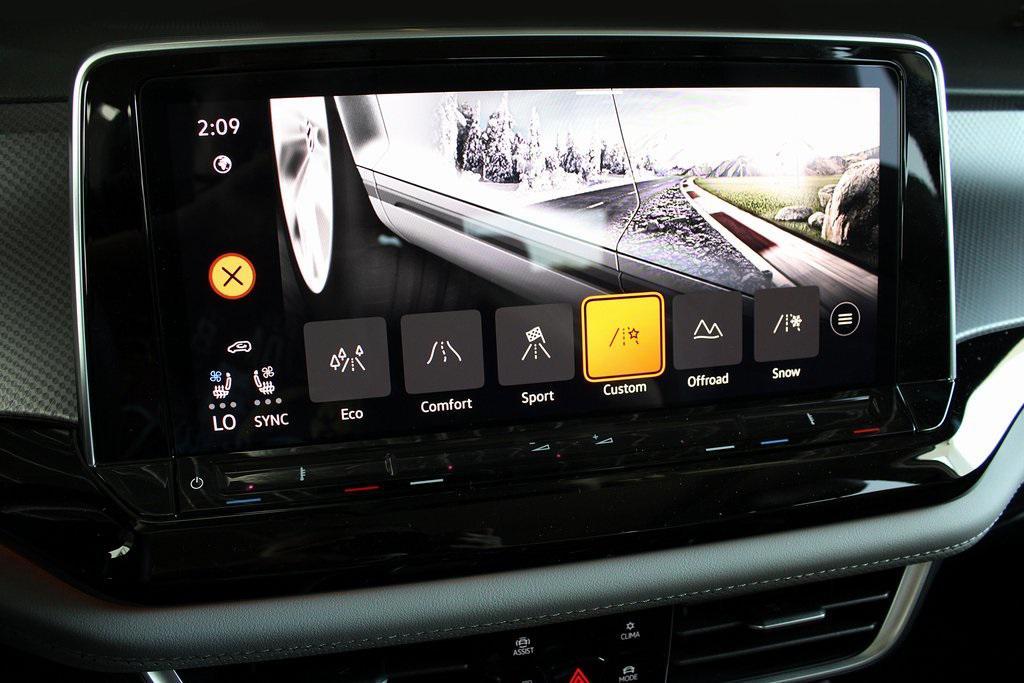 new 2025 Volkswagen Atlas car, priced at $42,896