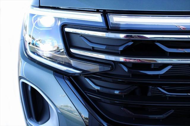 new 2025 Volkswagen Atlas car, priced at $45,334