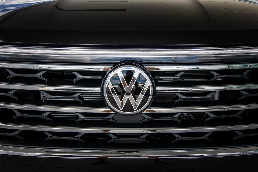new 2026 Volkswagen Atlas car, priced at $45,712