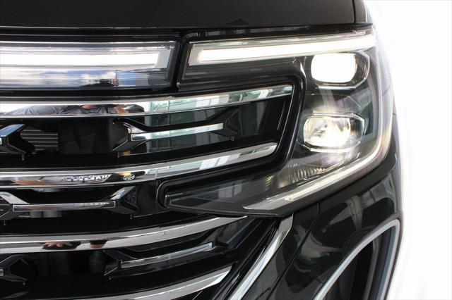 new 2025 Volkswagen Atlas car, priced at $46,656