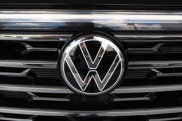 new 2025 Volkswagen Atlas car, priced at $46,656