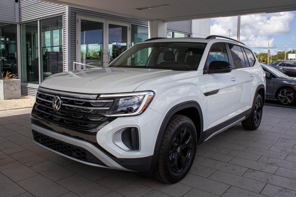new 2025 Volkswagen Atlas car, priced at $44,334