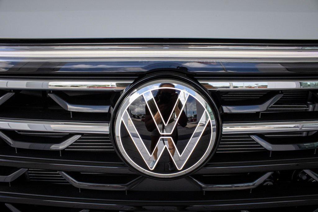 new 2025 Volkswagen Atlas car, priced at $44,932