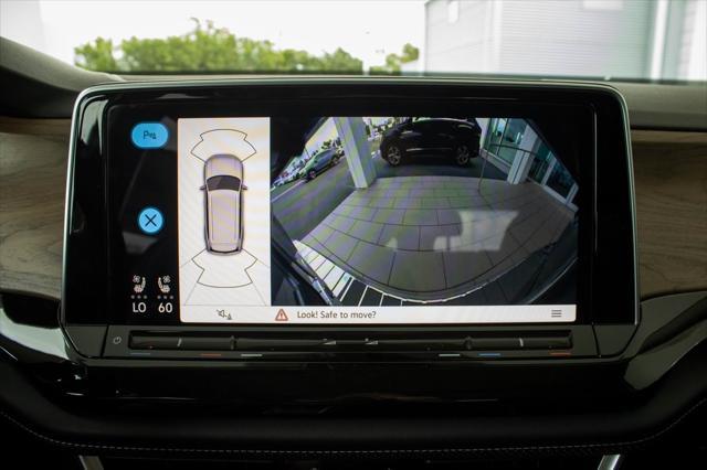 new 2025 Volkswagen Atlas car, priced at $42,486