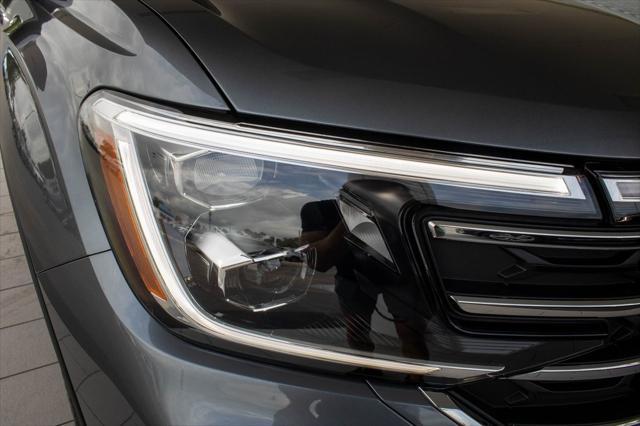 new 2025 Volkswagen Atlas car, priced at $42,486