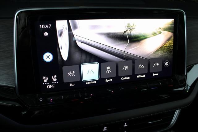 new 2025 Volkswagen Atlas car, priced at $51,668