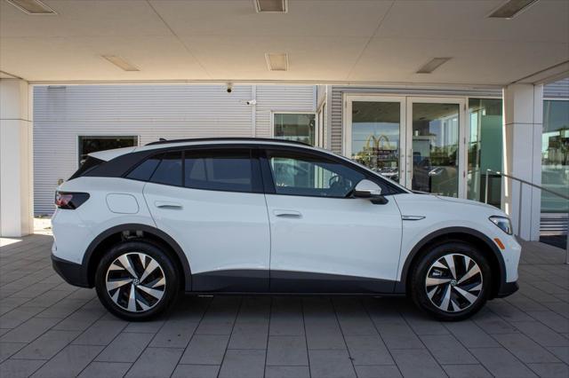 new 2025 Volkswagen ID.4 car, priced at $40,720