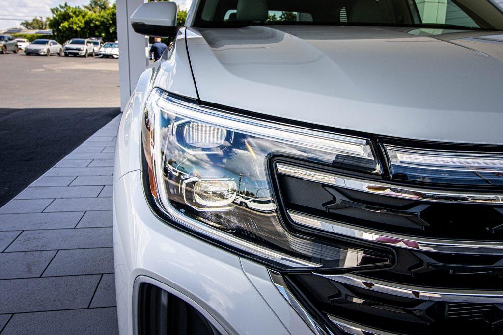 new 2026 Volkswagen Atlas car, priced at $45,637