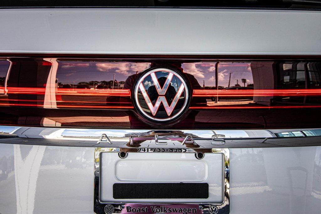 new 2026 Volkswagen Atlas car, priced at $45,637