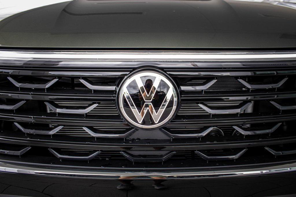 new 2026 Volkswagen Atlas Cross Sport car, priced at $43,026