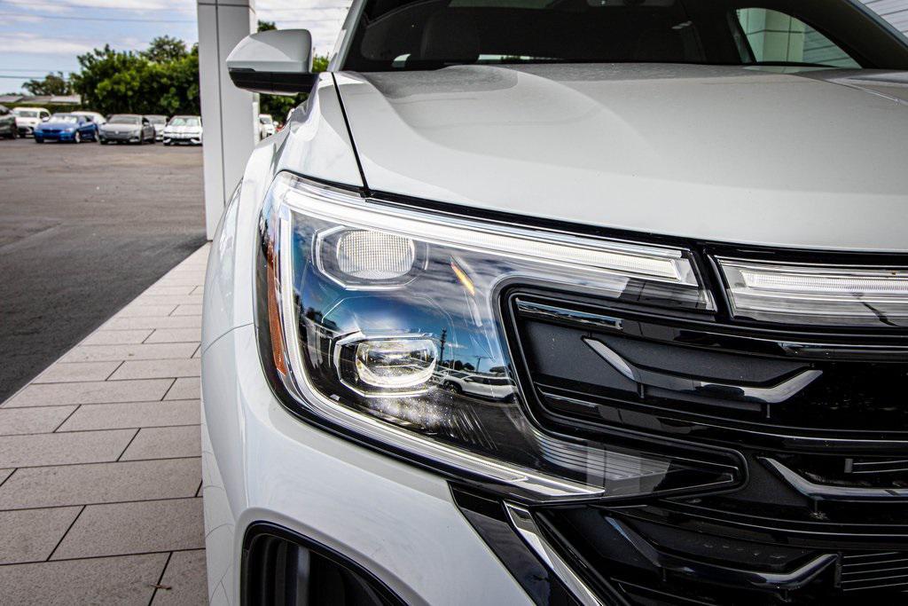 new 2026 Volkswagen Atlas Cross Sport car, priced at $46,343