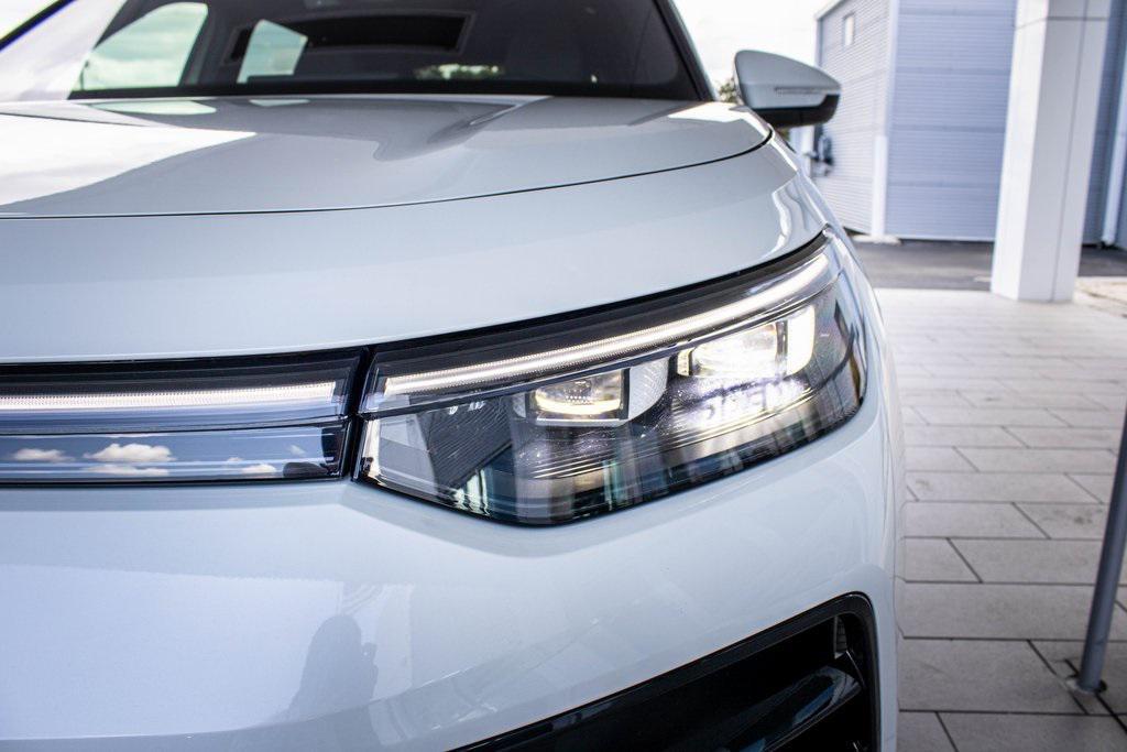 new 2025 Volkswagen Tiguan car, priced at $42,020