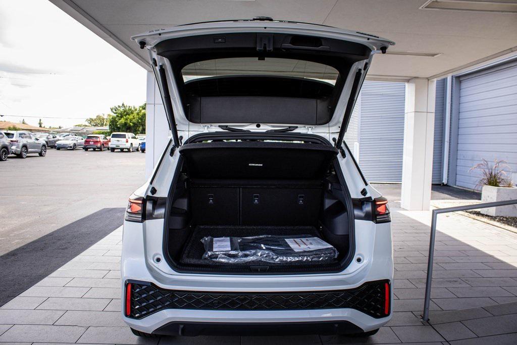 new 2025 Volkswagen Tiguan car, priced at $42,020