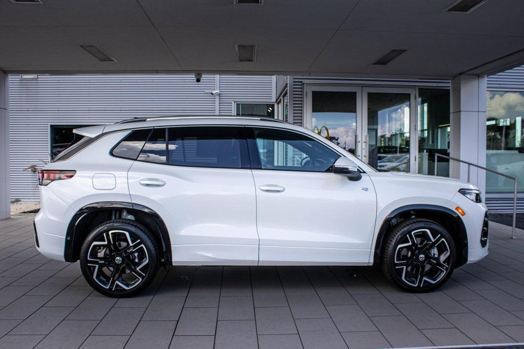 new 2025 Volkswagen Tiguan car, priced at $42,020