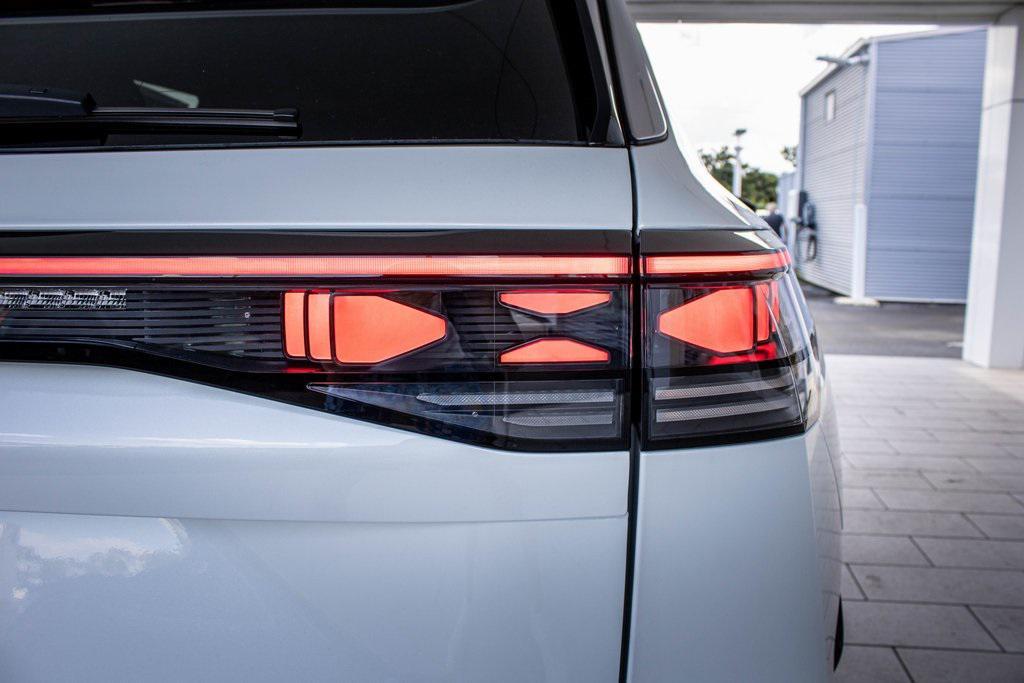 new 2025 Volkswagen Tiguan car, priced at $42,020