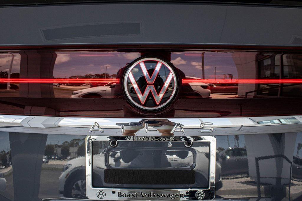 new 2025 Volkswagen Atlas car, priced at $51,105