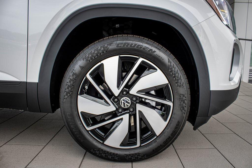 new 2026 Volkswagen Atlas car, priced at $44,007