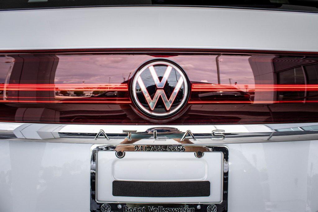 new 2026 Volkswagen Atlas car, priced at $44,007