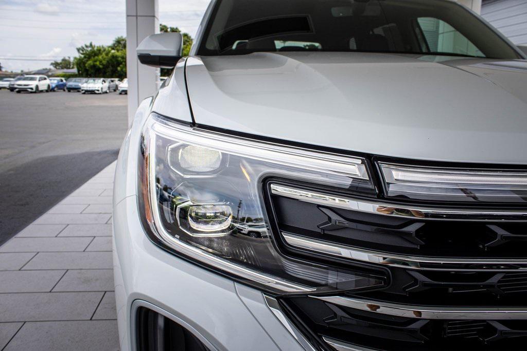 new 2026 Volkswagen Atlas car, priced at $44,007