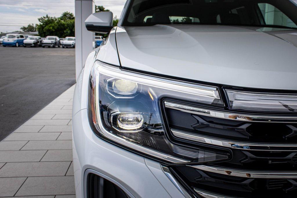 new 2026 Volkswagen Atlas car, priced at $39,883