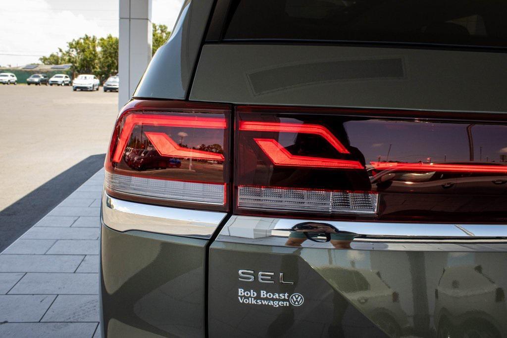 new 2025 Volkswagen Atlas car, priced at $50,668