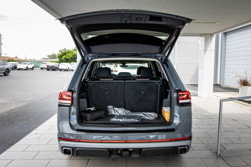 used 2025 Volkswagen Atlas car, priced at $40,586