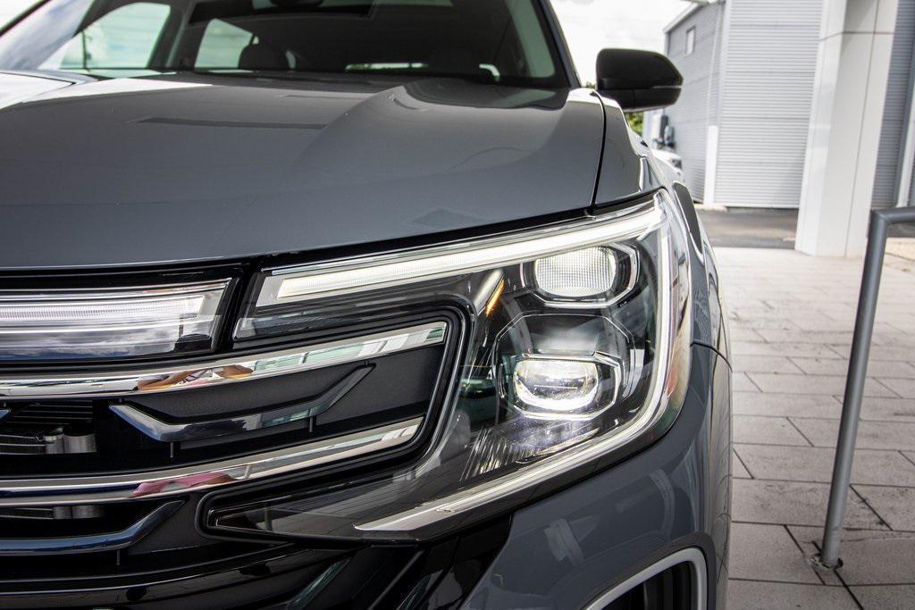 used 2025 Volkswagen Atlas car, priced at $40,586