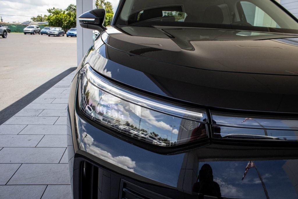 new 2025 Volkswagen Tiguan car, priced at $27,915