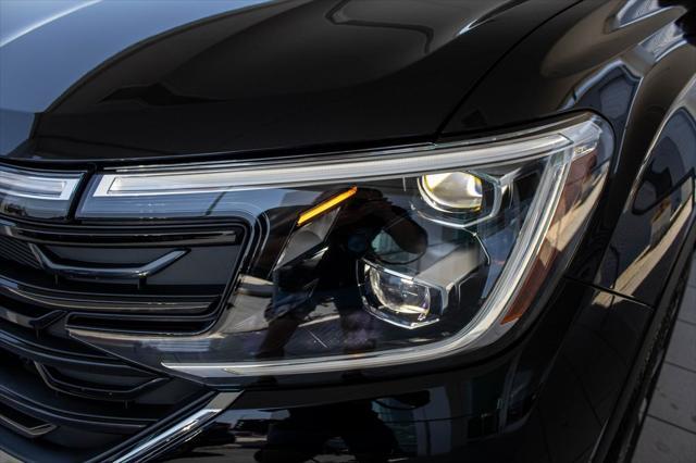 new 2025 Volkswagen Atlas Cross Sport car, priced at $51,692