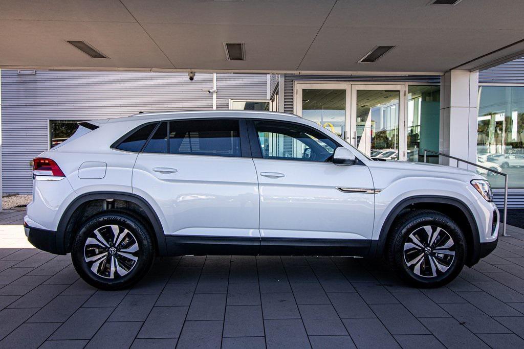 new 2026 Volkswagen Atlas Cross Sport car, priced at $38,822