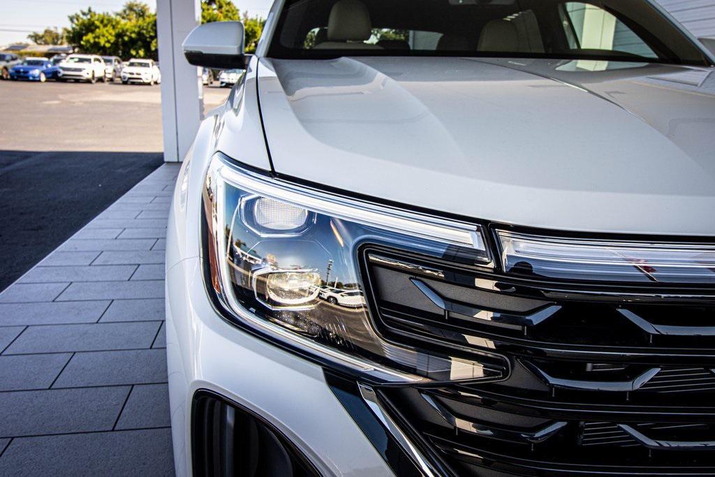 new 2026 Volkswagen Atlas Cross Sport car, priced at $38,822