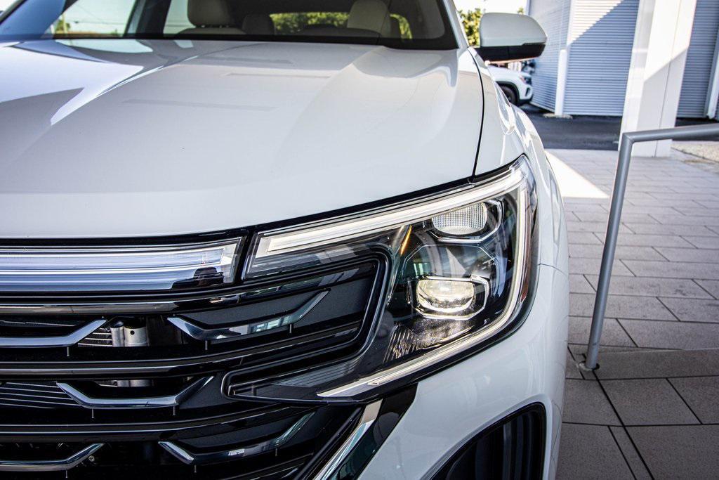 new 2026 Volkswagen Atlas Cross Sport car, priced at $38,822