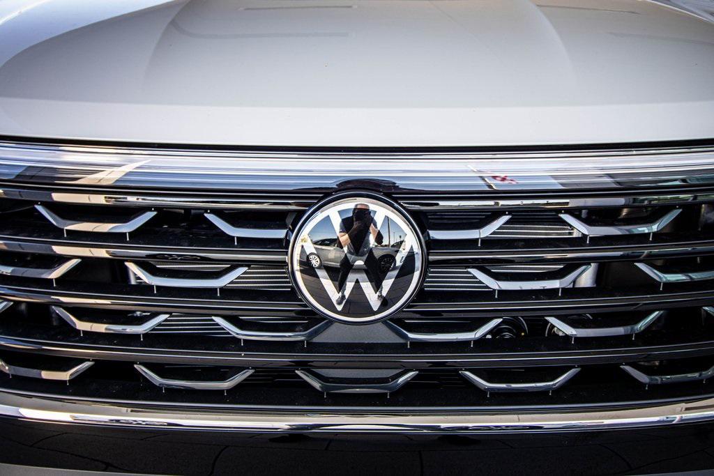 new 2026 Volkswagen Atlas Cross Sport car, priced at $38,822