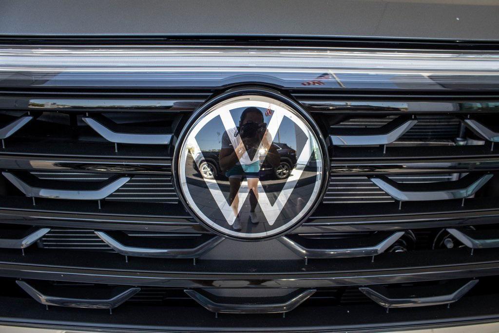 new 2025 Volkswagen Atlas Cross Sport car, priced at $37,762