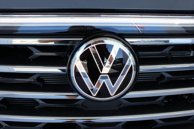 new 2025 Volkswagen Atlas car, priced at $41,813