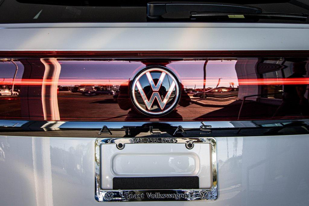 new 2026 Volkswagen Atlas Cross Sport car, priced at $50,801