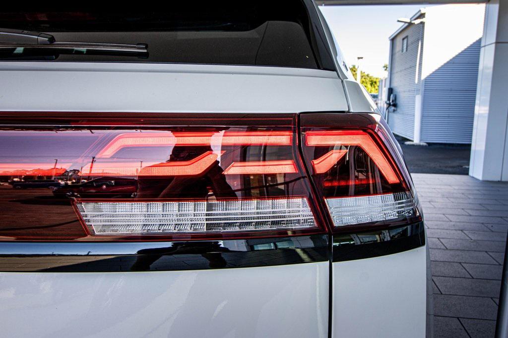 new 2026 Volkswagen Atlas Cross Sport car, priced at $50,801