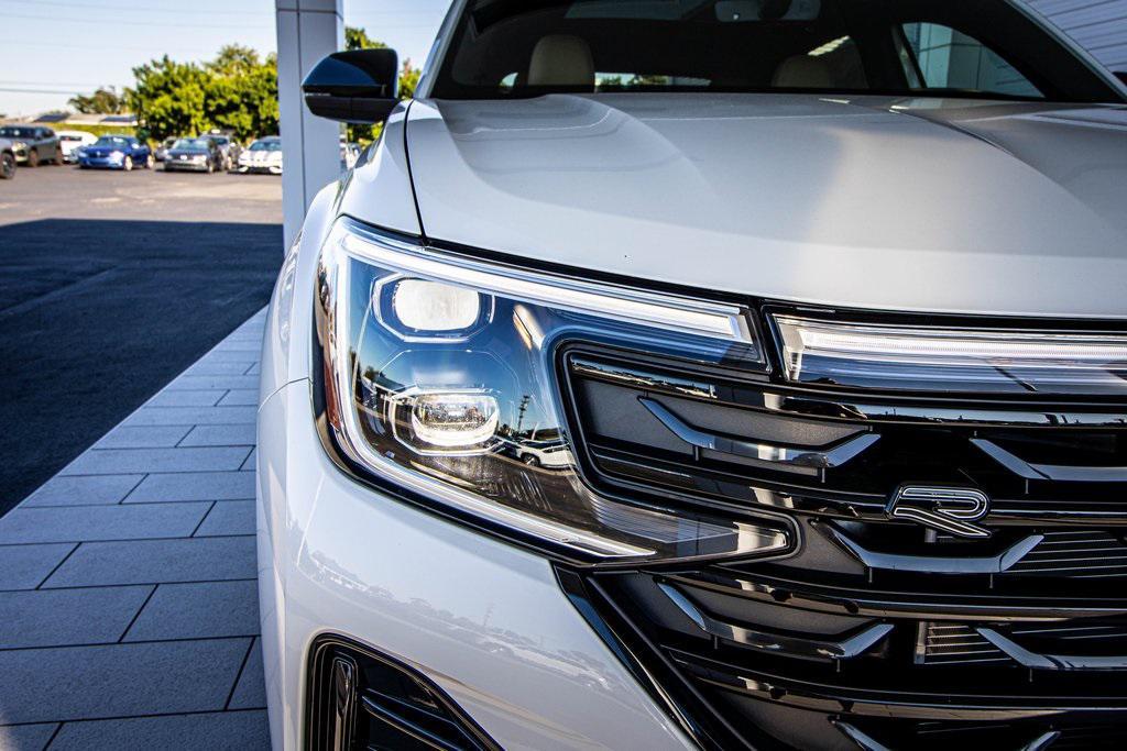 new 2026 Volkswagen Atlas Cross Sport car, priced at $50,801