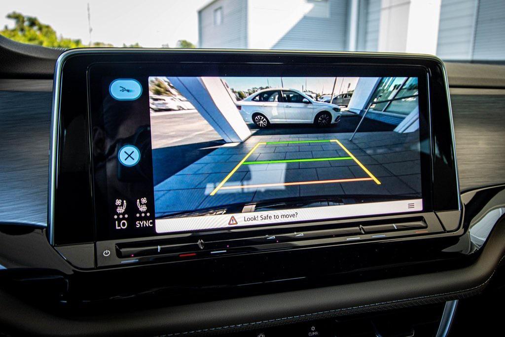 new 2026 Volkswagen Atlas Cross Sport car, priced at $38,385