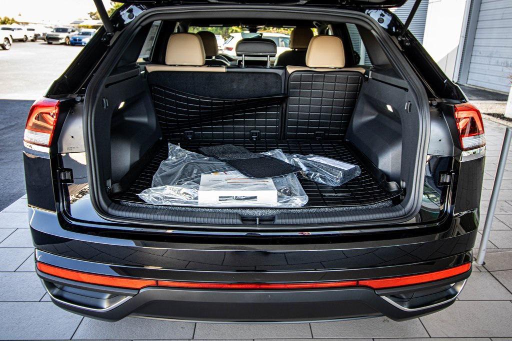 new 2026 Volkswagen Atlas Cross Sport car, priced at $38,385