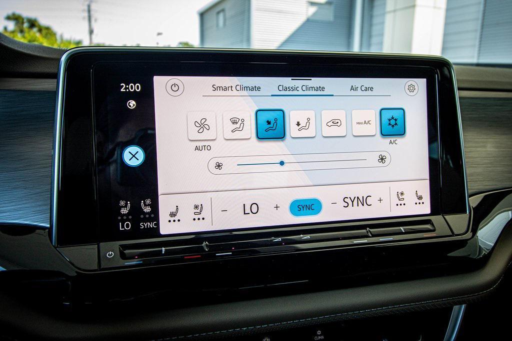 new 2026 Volkswagen Atlas Cross Sport car, priced at $38,385