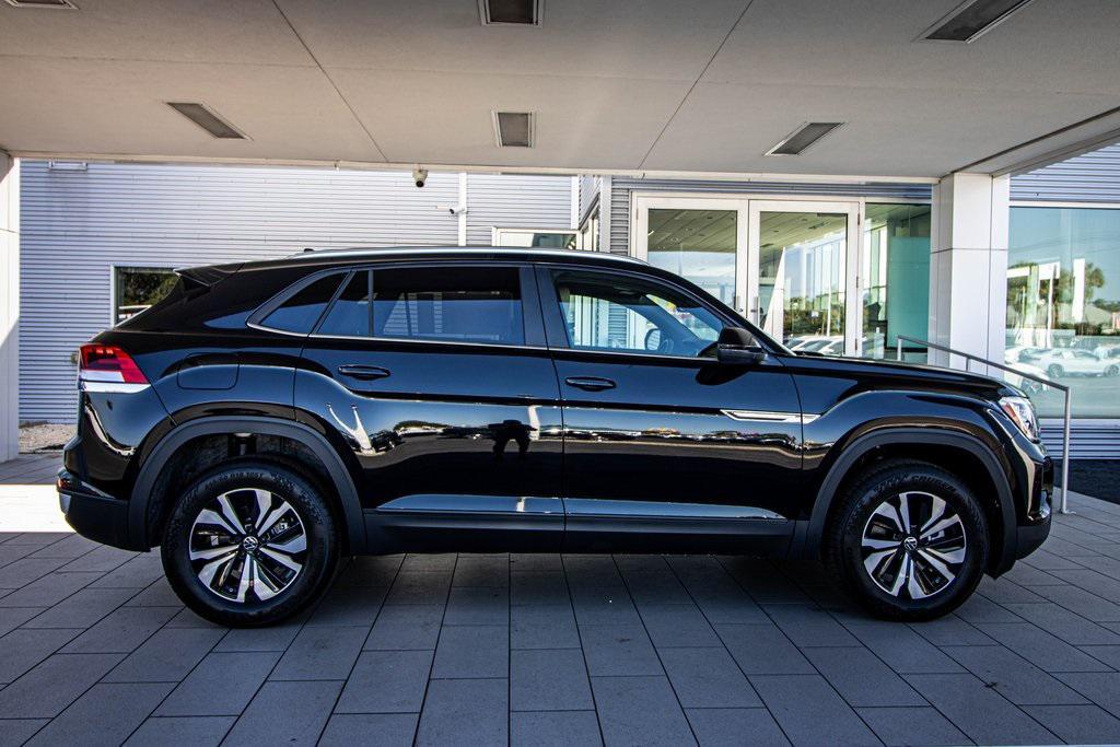 new 2026 Volkswagen Atlas Cross Sport car, priced at $38,385